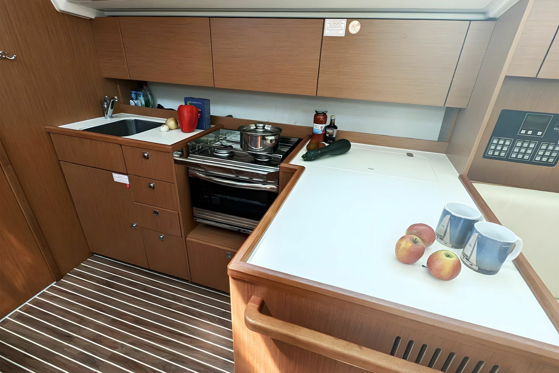 Bavaria C42 | Blue Eyes