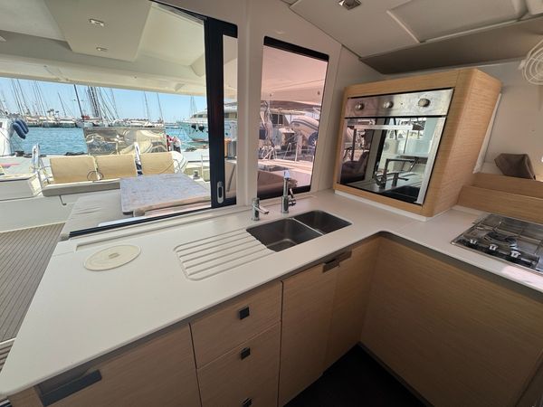 Fountaine Pajot Astrea 42 | Rosual Mar
