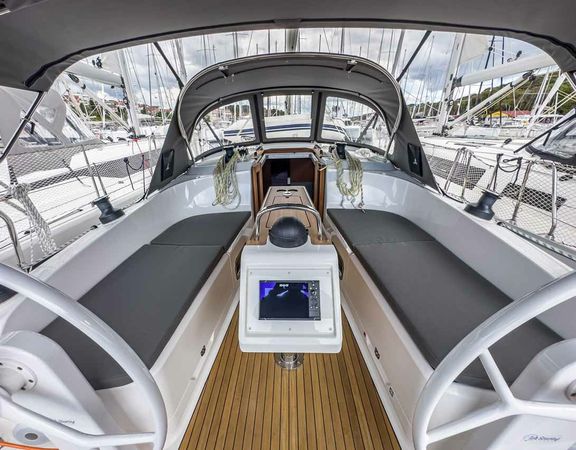 Bavaria Cruiser 37 | Scala