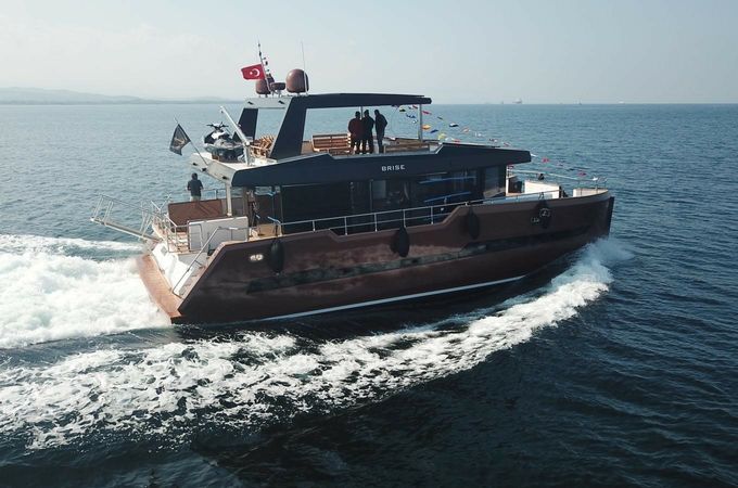 Custom Built 55 | Brise