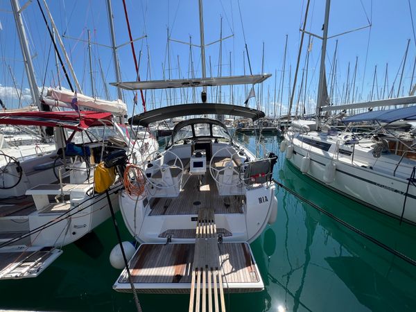 Bavaria Cruiser 37 | Mia