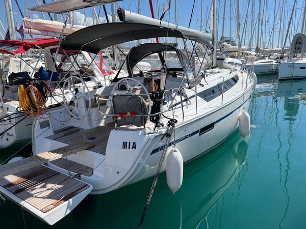 Bavaria Cruiser 37 | Mia