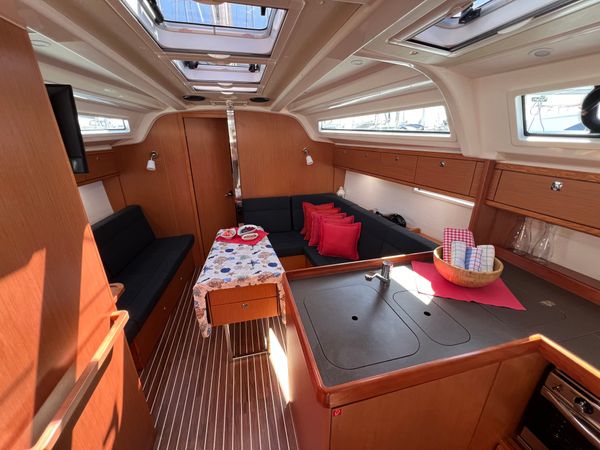 Bavaria Cruiser 37 | Mia