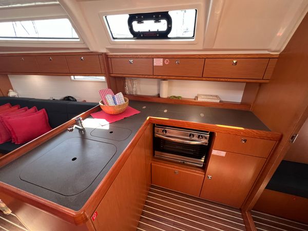Bavaria Cruiser 37 | Mia