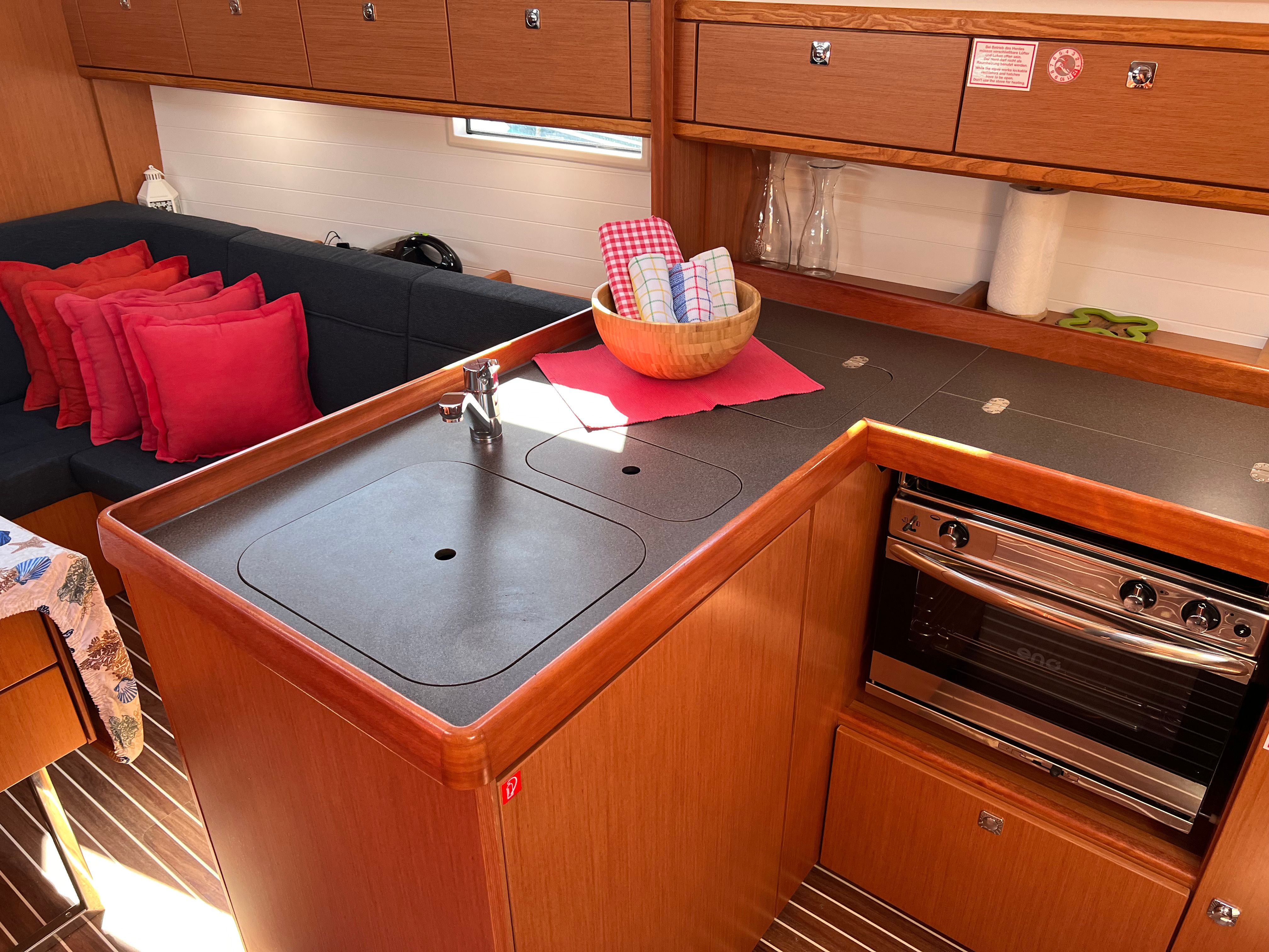 Bavaria Cruiser 37 | Mia