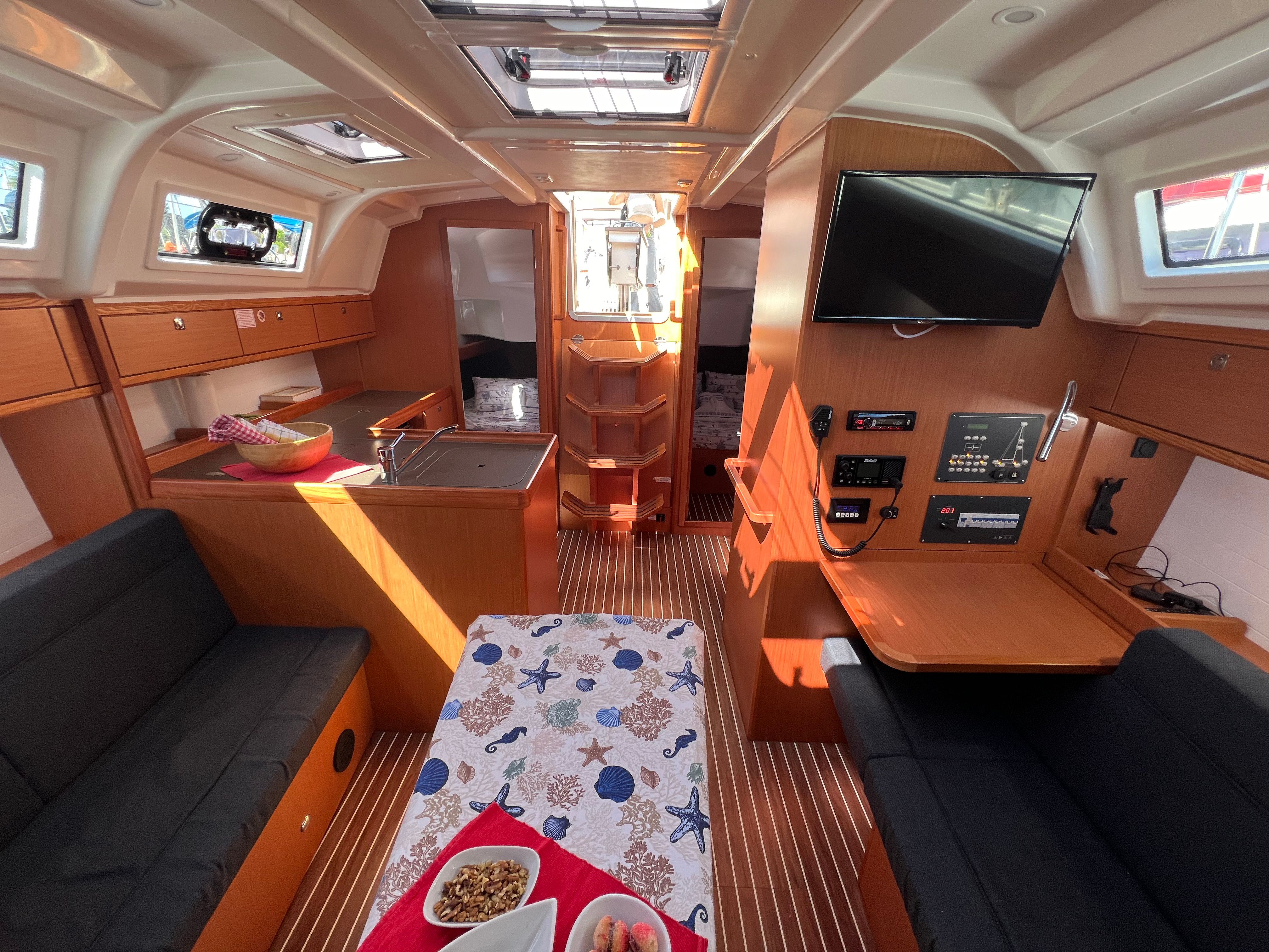 Bavaria Cruiser 37 | Mia