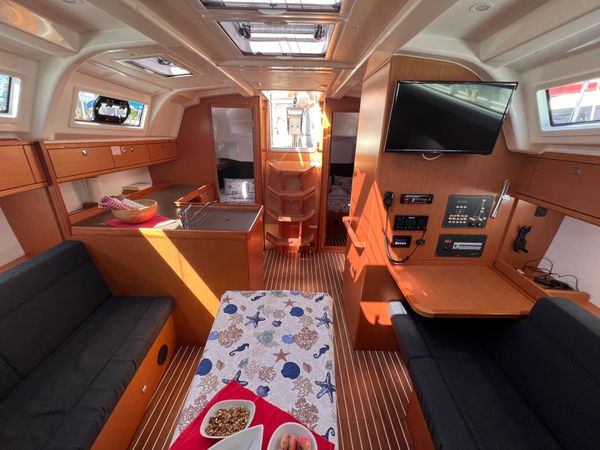 Bavaria Cruiser 37 | Mia