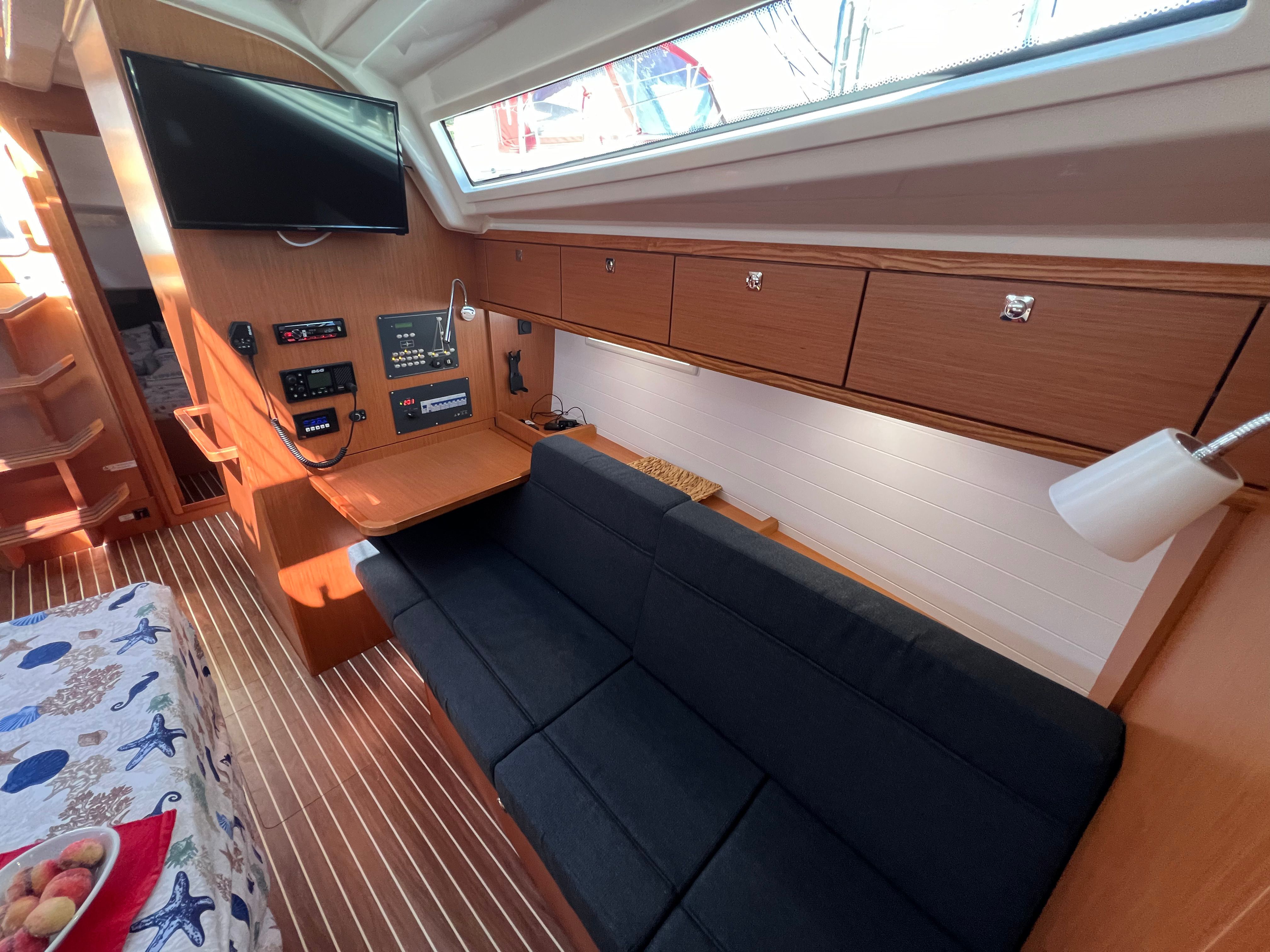 Bavaria Cruiser 37 | Mia