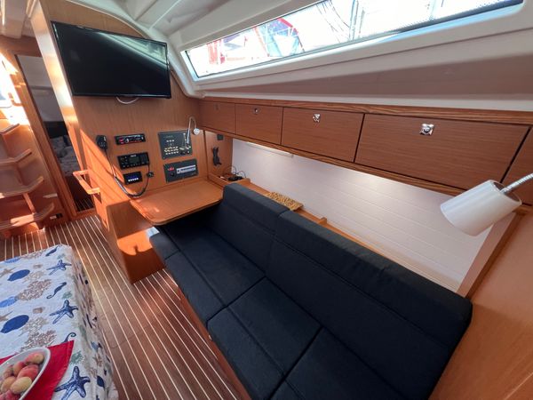 Bavaria Cruiser 37 | Mia
