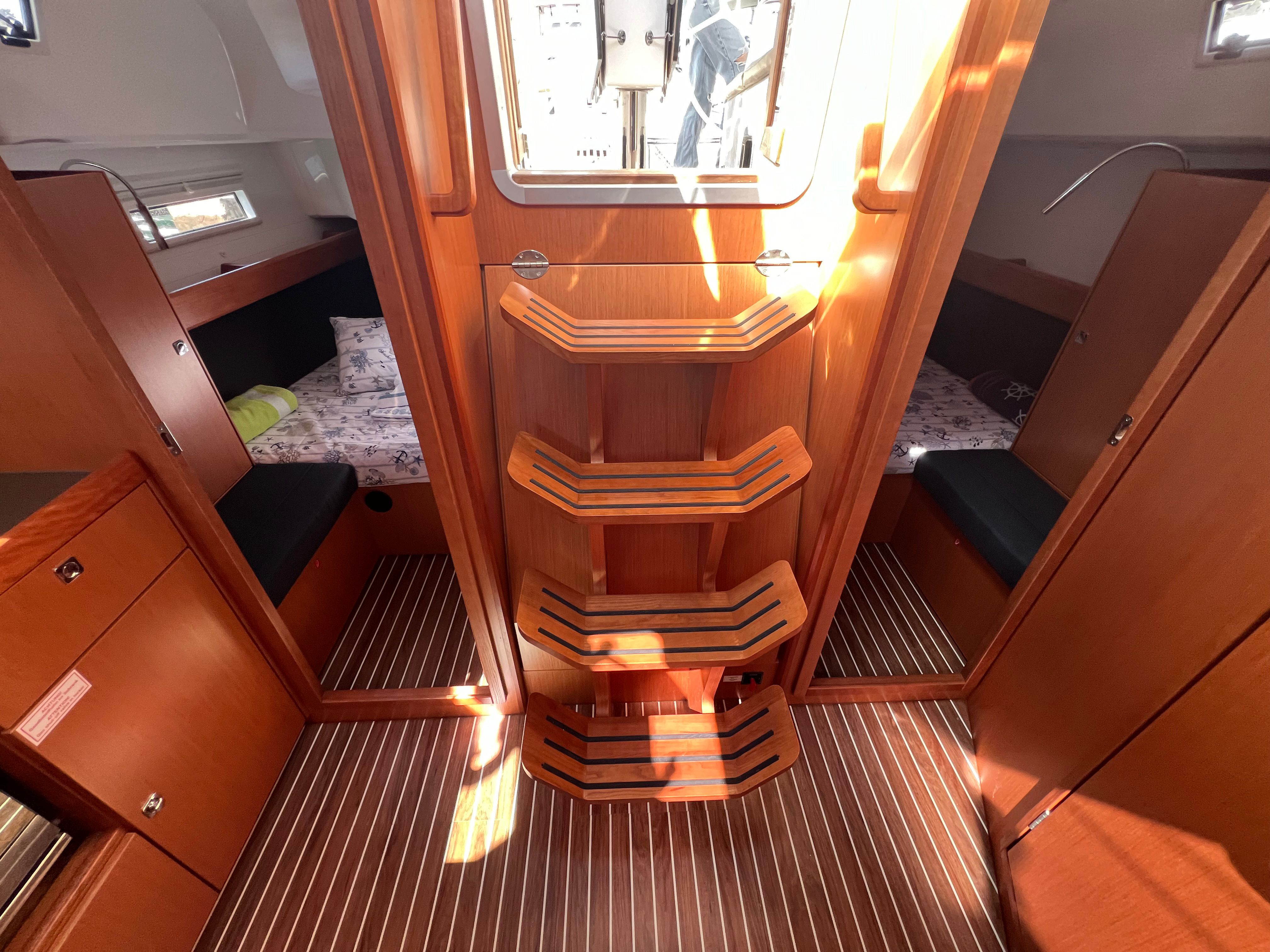 Bavaria Cruiser 37 | Mia