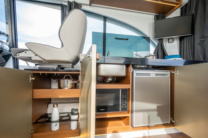 Beneteau Antares 11 | Falcon