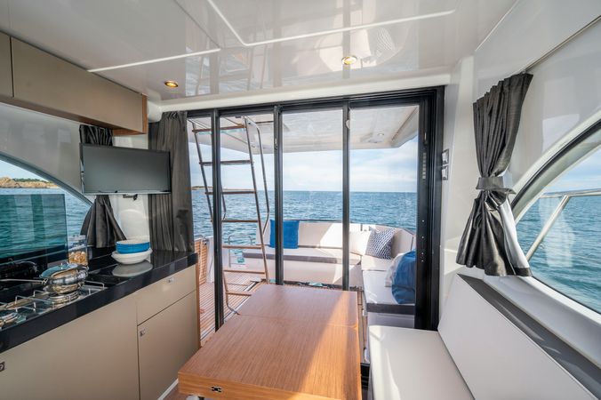 Beneteau Antares 11 | Falcon
