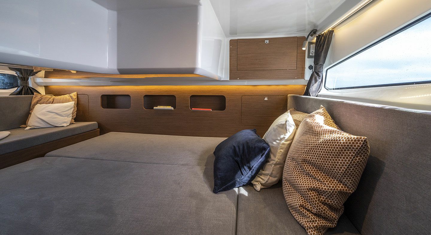 Beneteau Antares 11 | Falcon
