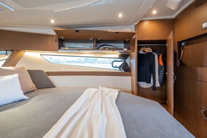 Beneteau Antares 11 | Falcon