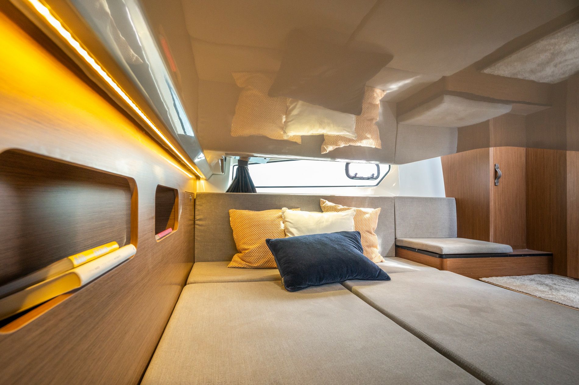 Beneteau Antares 11 | Falcon