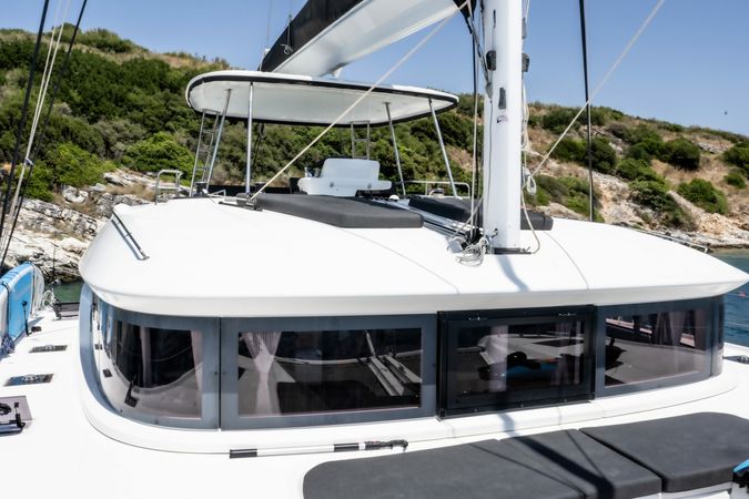 Lagoon 51 | Unconditional Love
