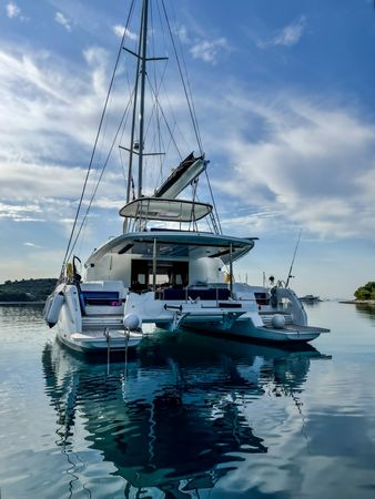 Lagoon 51 | Unconditional Love