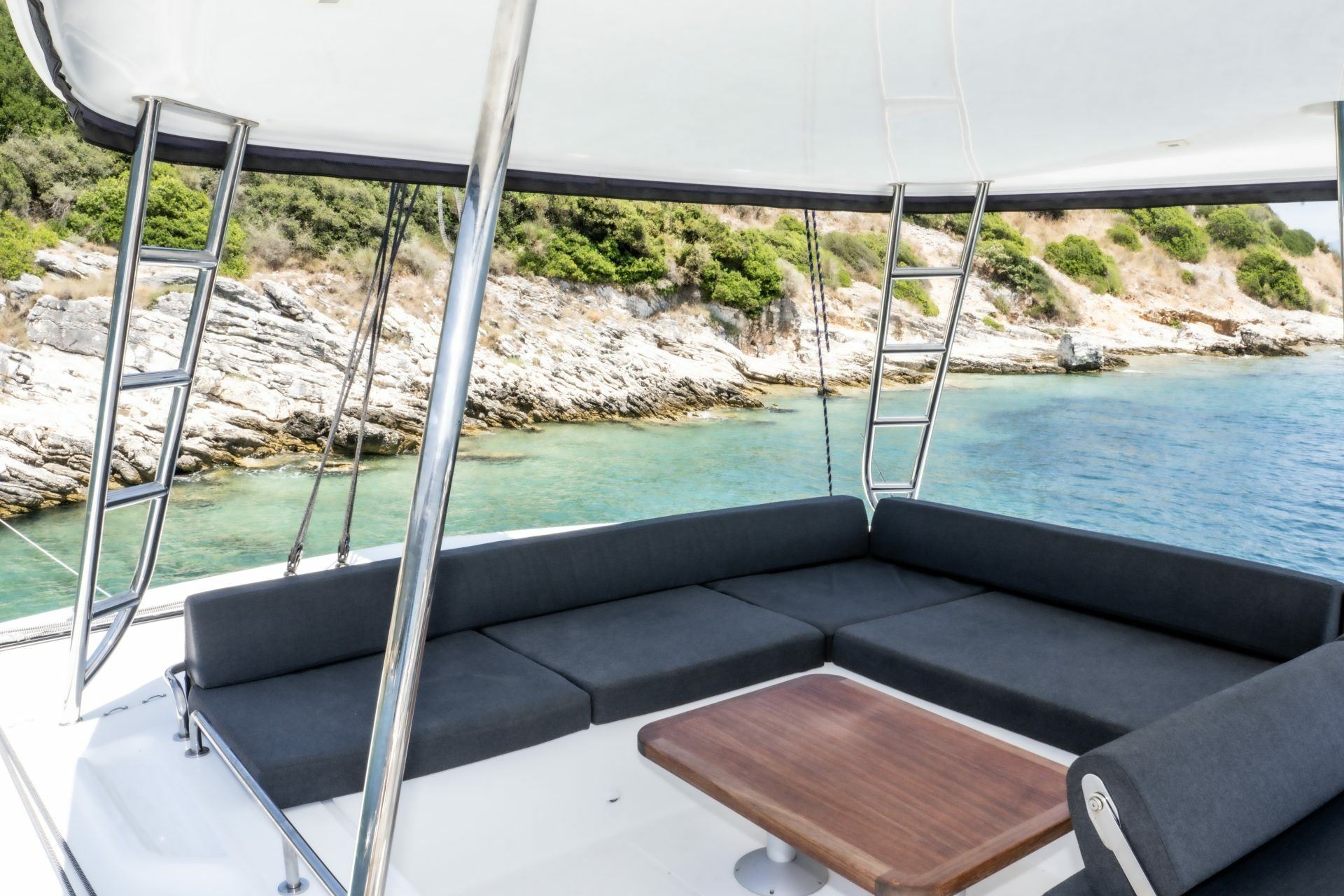 Lagoon 51 | Unconditional Love