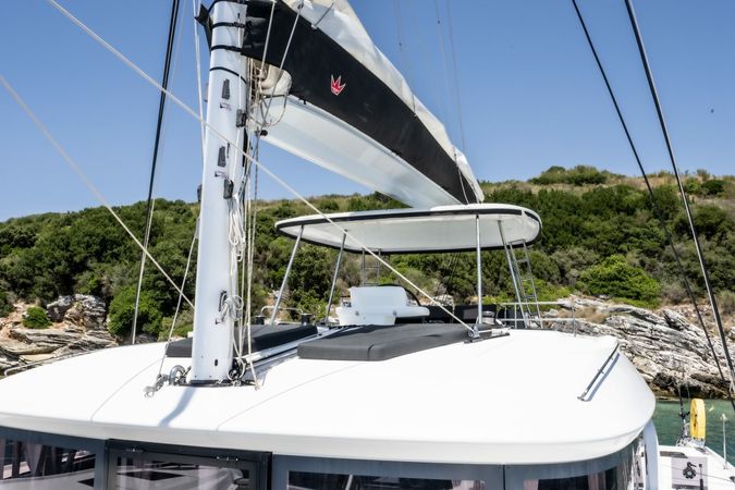 Lagoon 51 | Unconditional Love