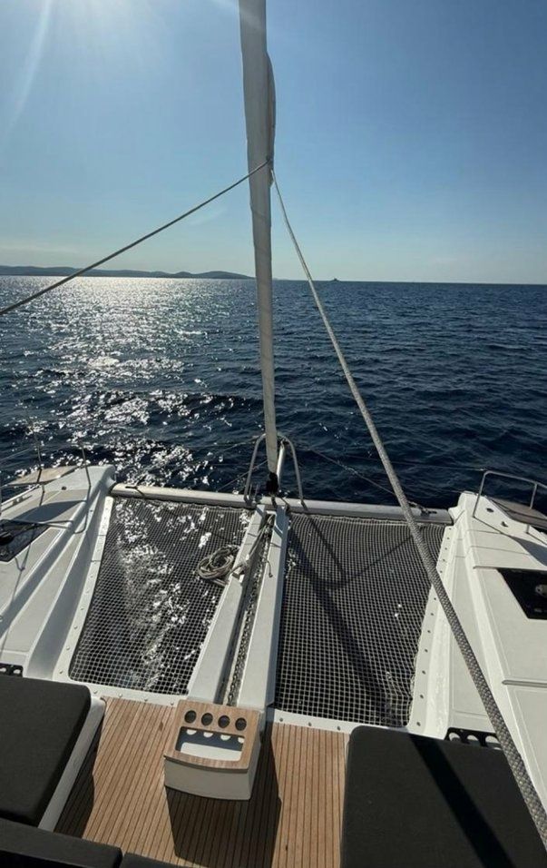 Lagoon 51 | Unconditional Love