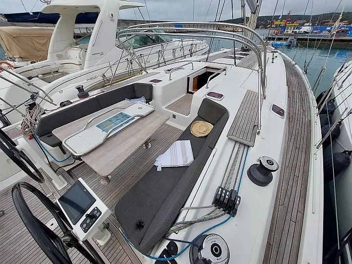 Hanse 495 | White Vertigo