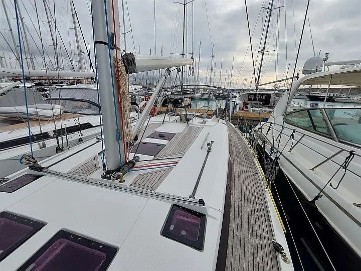 Hanse 495 | White Vertigo