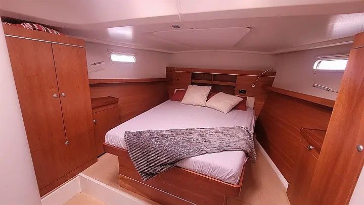 Hanse 495 | White Vertigo