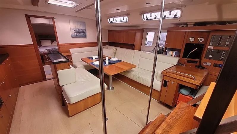 Hanse 495 | White Vertigo