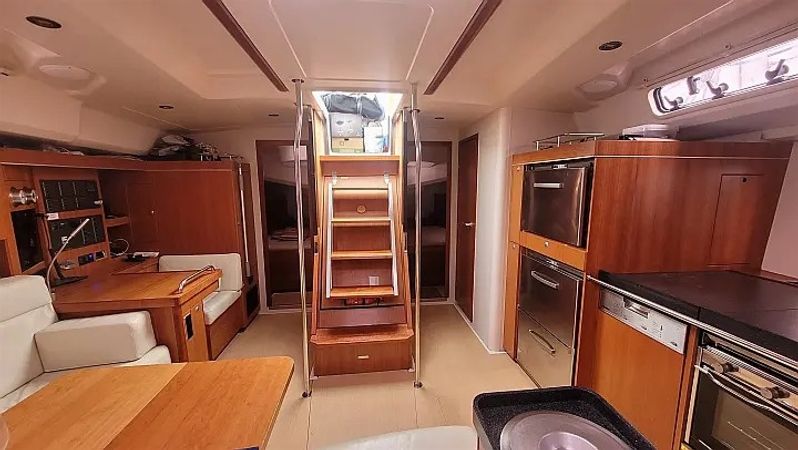 Hanse 495 | White Vertigo