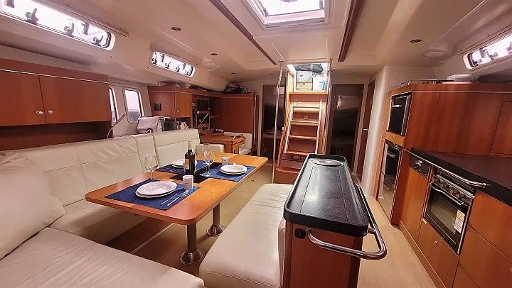 Hanse 495 | White Vertigo