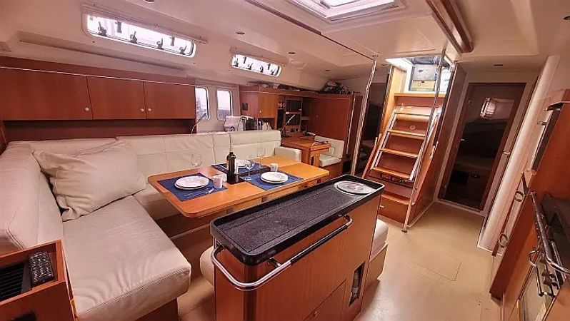 Hanse 495 | White Vertigo