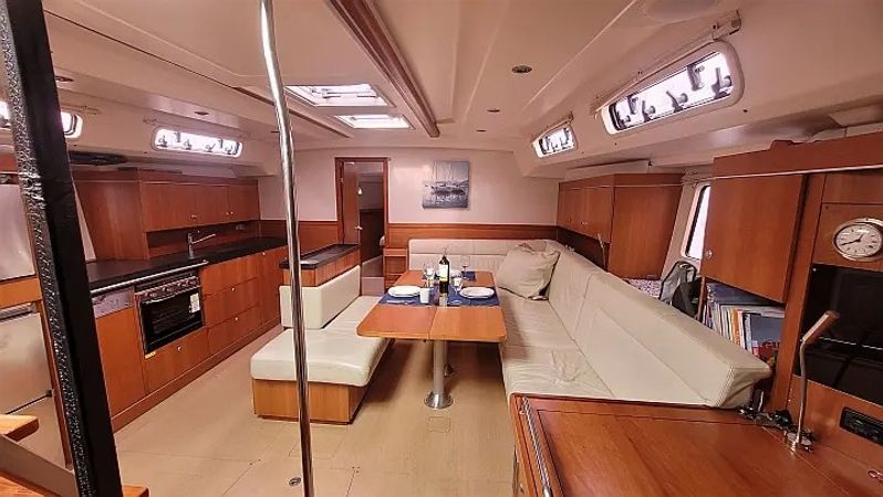 Hanse 495 | White Vertigo