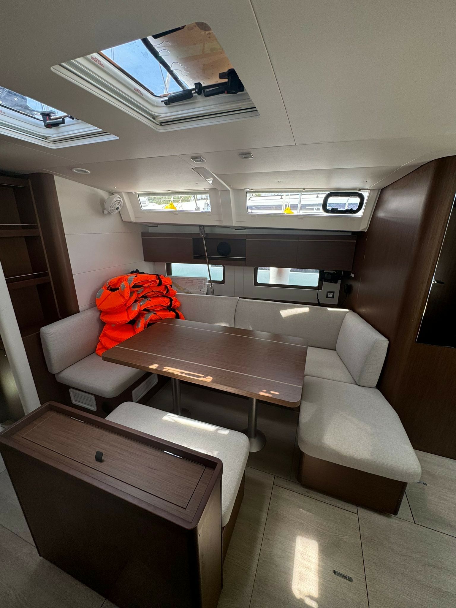 Beneteau Oceanis 46.1 | Zeppelin