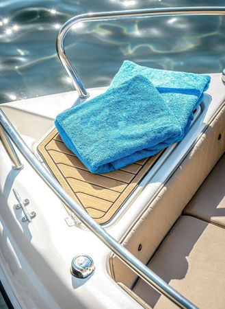 Karel Ithaca 550 | Irrina