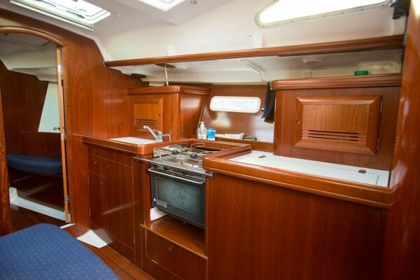 Beneteau Oceanis 393 | Little Big Love