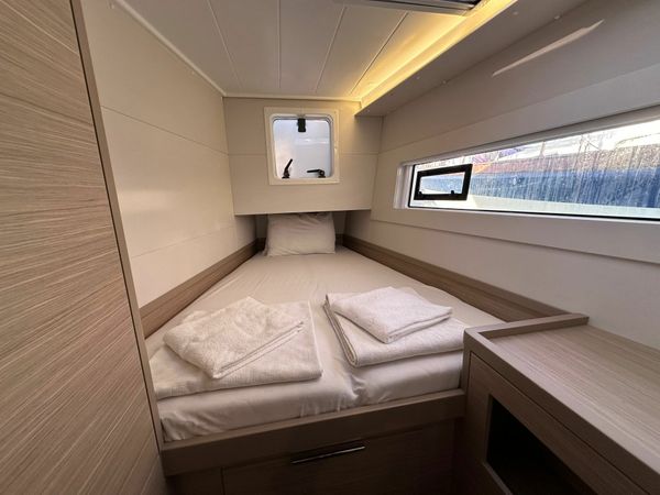 Lagoon 40 | Sail Aries