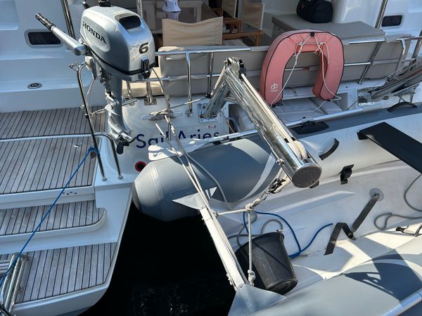 Lagoon 40 | Sail Aries