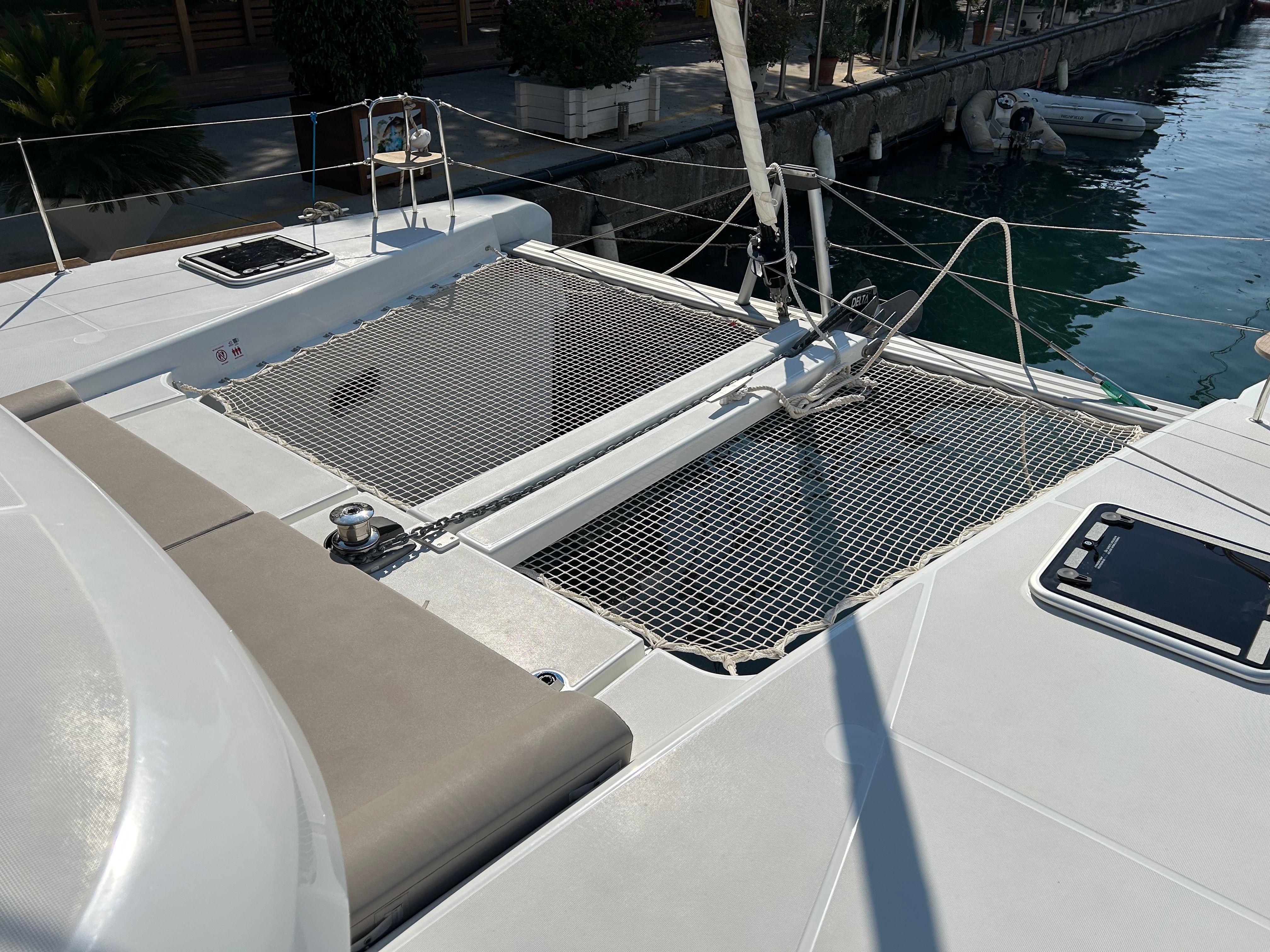 Lagoon 40 | Sail Aries