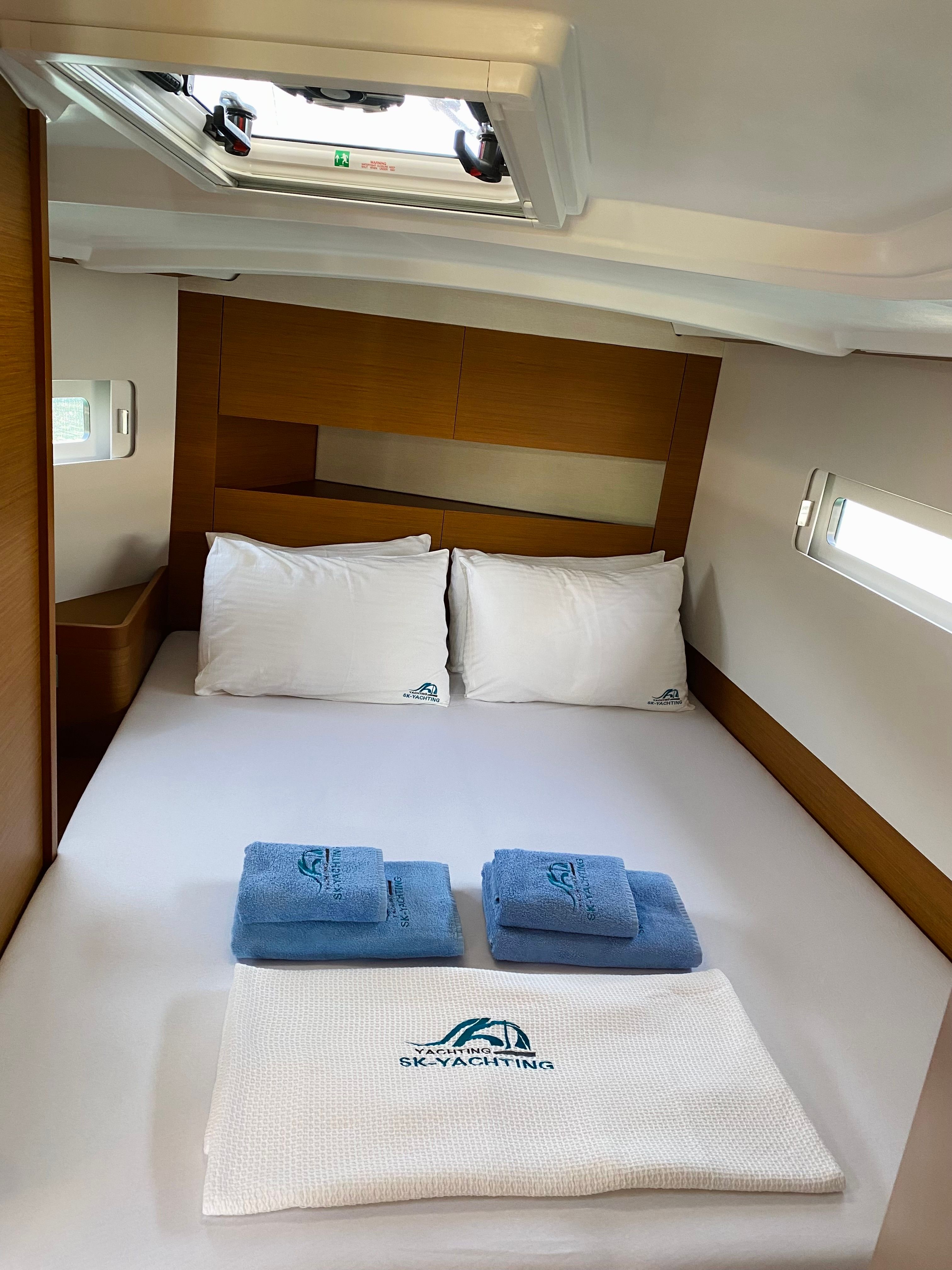 Jeanneau Sun Odyssey 410 | Sky Lina