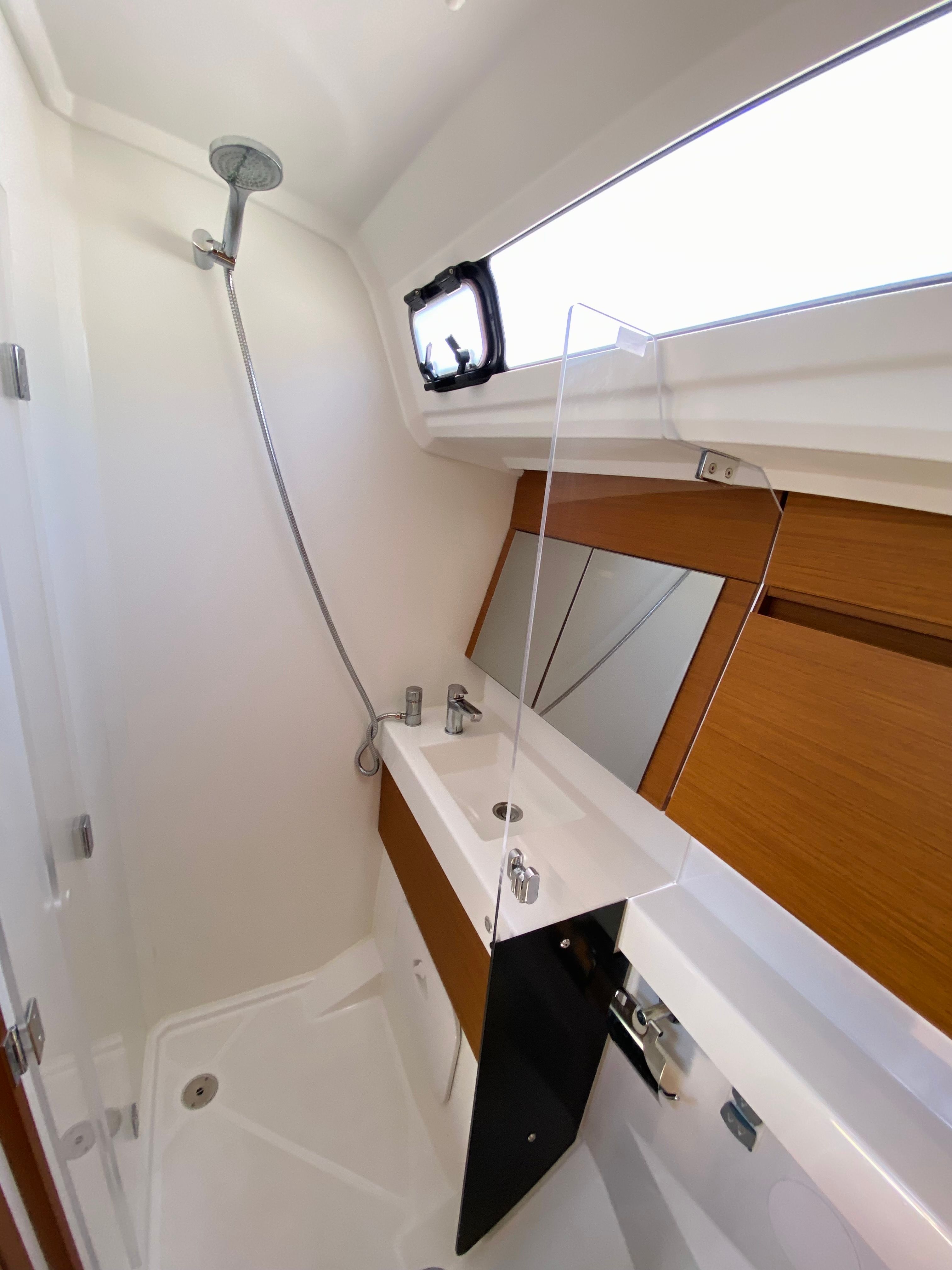 Jeanneau Sun Odyssey 410 | Sky Lina