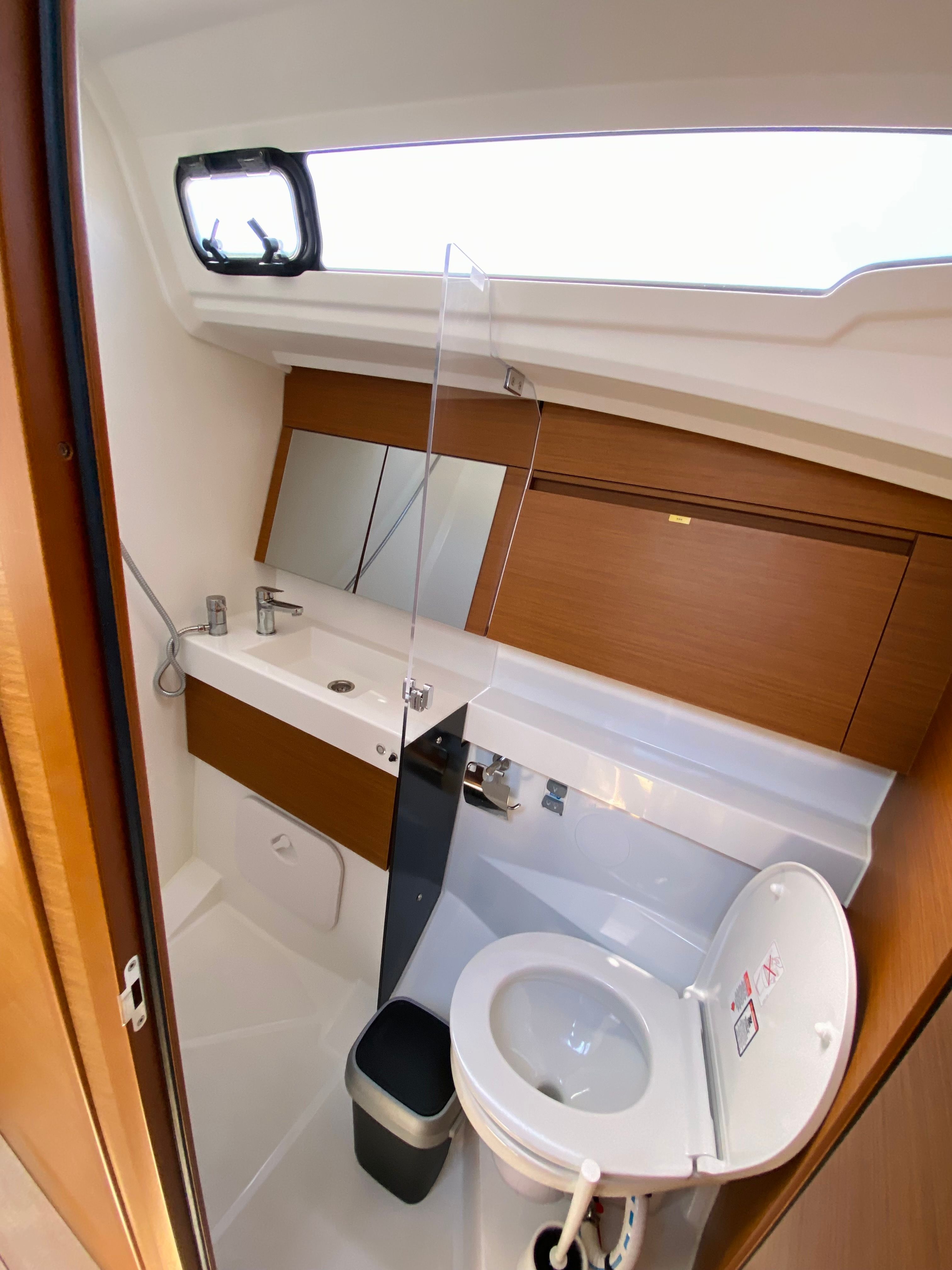 Jeanneau Sun Odyssey 410 | Sky Lina