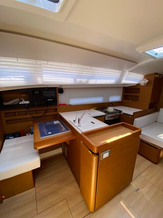 Jeanneau Sun Odyssey 410 | Sky Lina