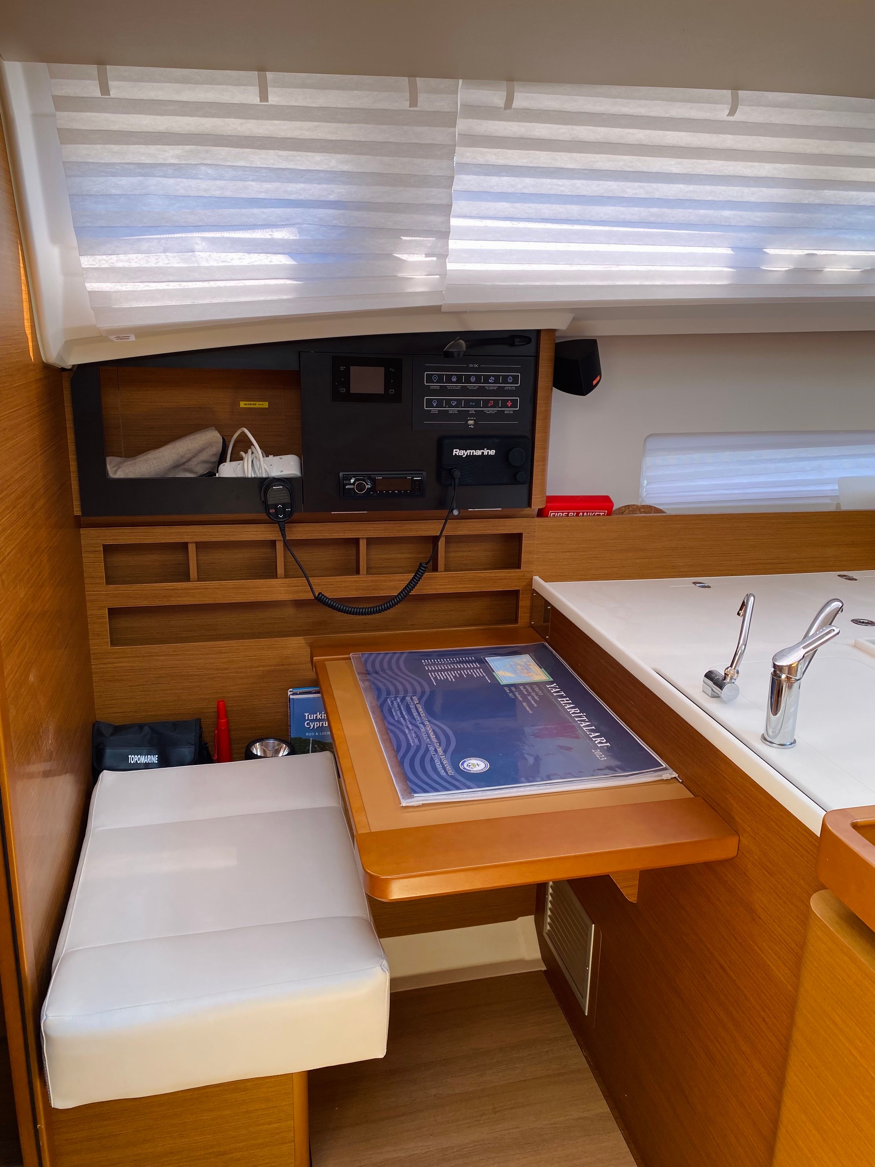 Jeanneau Sun Odyssey 410 | Sky Lina