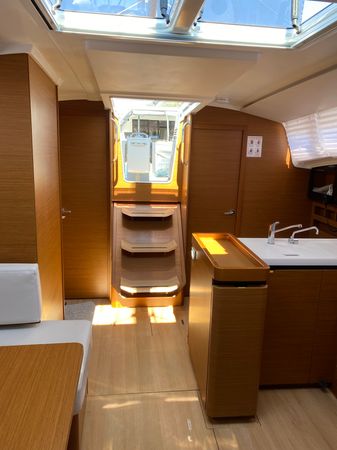 Jeanneau Sun Odyssey 410 | Sky Lina