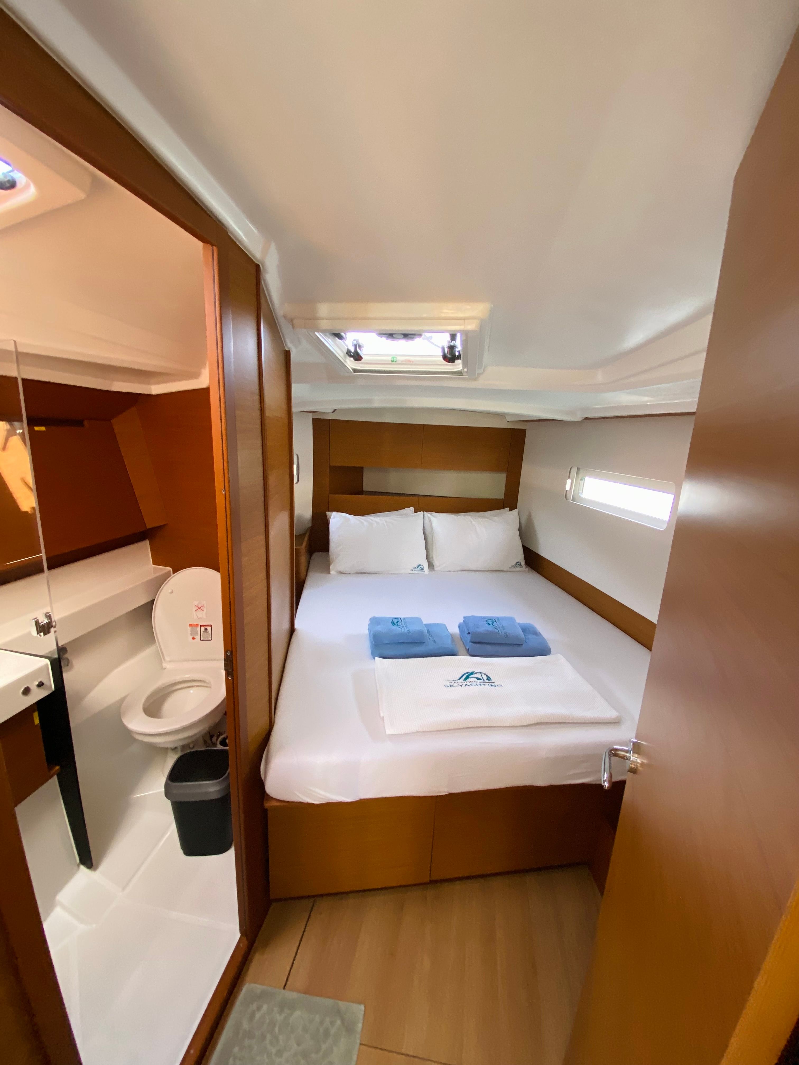 Jeanneau Sun Odyssey 410 | Sky Lina