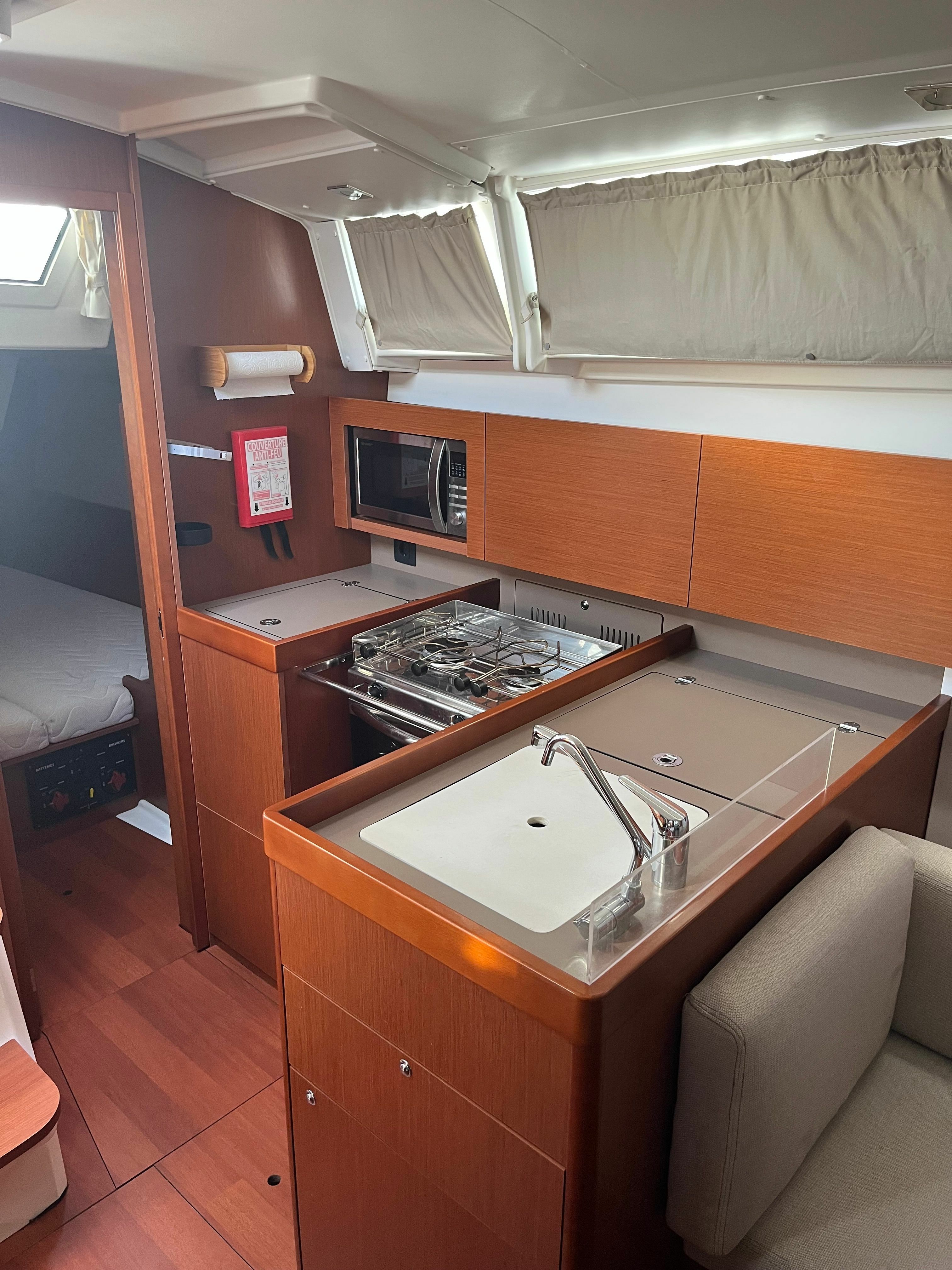 Beneteau Oceanis 38.1 | Stromboli