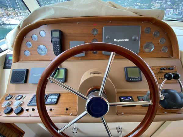 Mochi Craft Dolphin 44 | Ameli