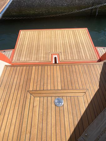 Mochi Craft Dolphin 44 | Ameli