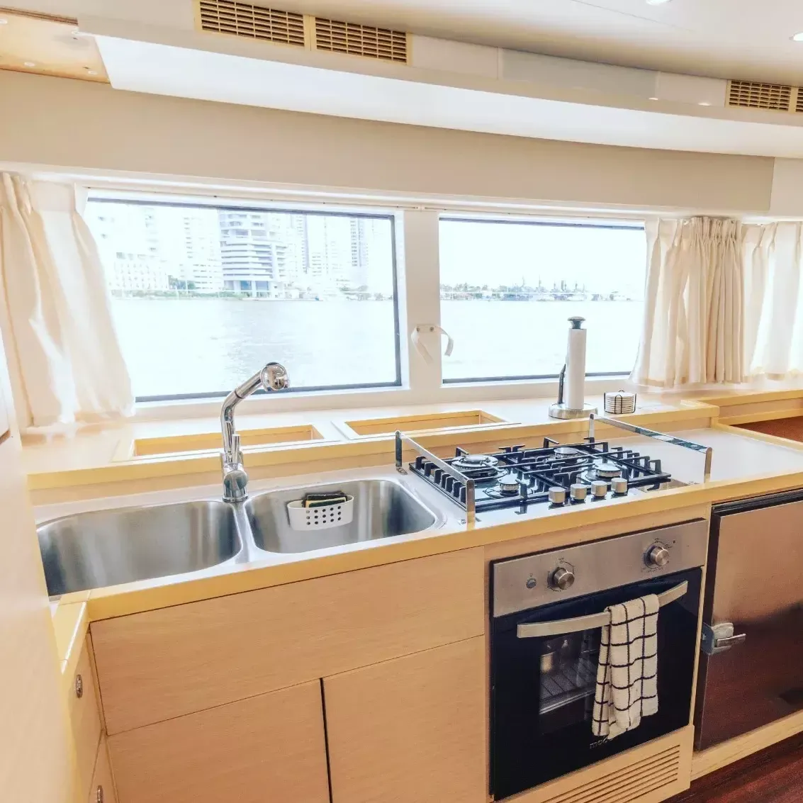 Lagoon 52 F | Sea Warriors