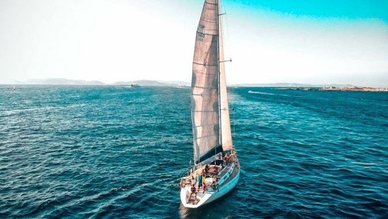 Centurion 61 | Peggy Cuarto